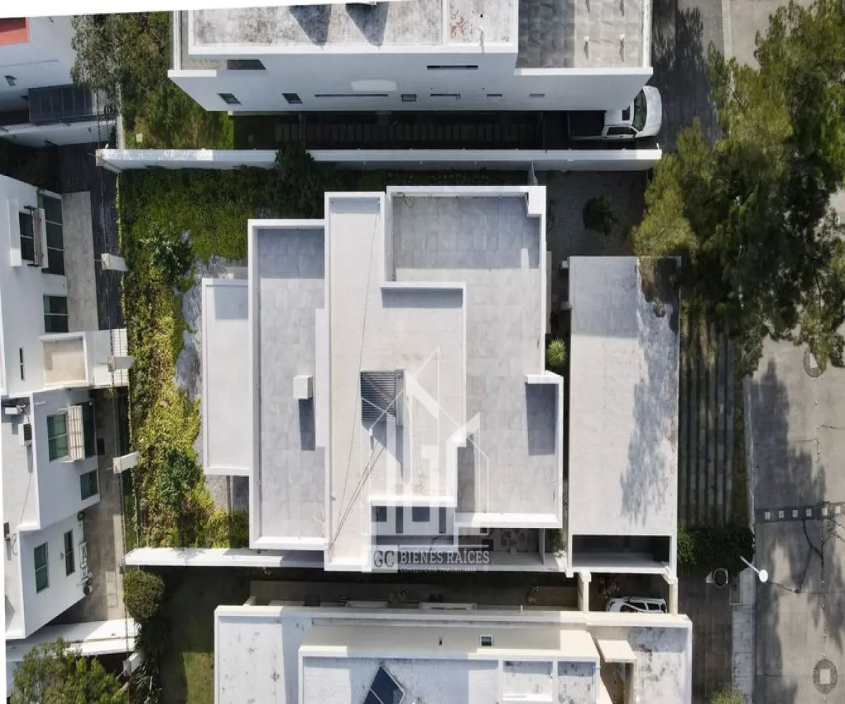 Casa En Venta,Los Gavilanes,Paseo Lago Nogal 63, Tlajomulco de Zúñiga, Jalisco 45645, 5 Habitaciones,6 Baños,Paseo Lago Nogal,3,pqqMoRo