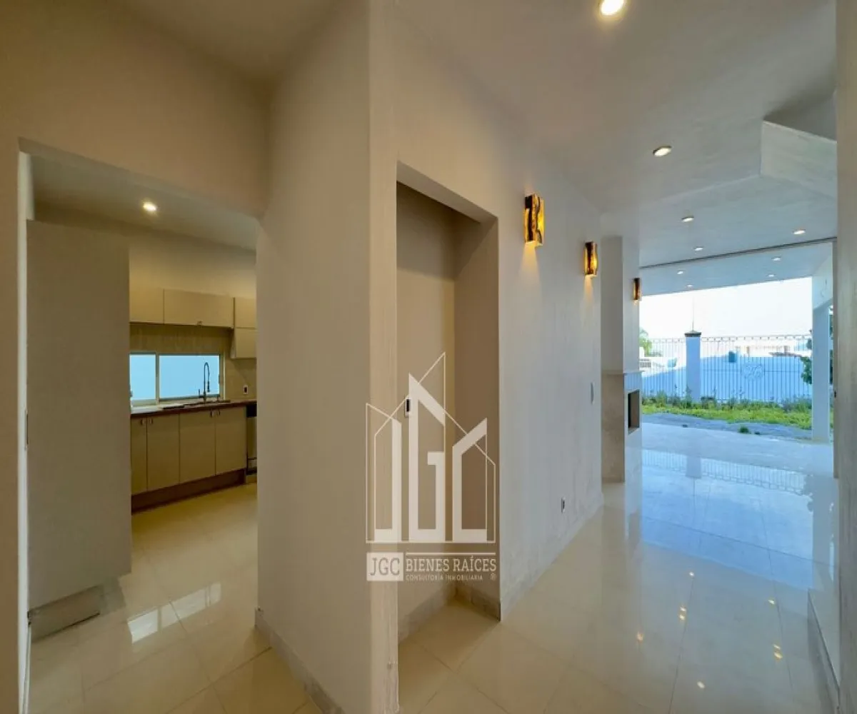 Casa En Venta,Los Gavilanes,Paseo Lago Nogal 63, Tlajomulco de Zúñiga, Jalisco 45645, 5 Habitaciones,6 Baños,Paseo Lago Nogal,3,pqqMoRo