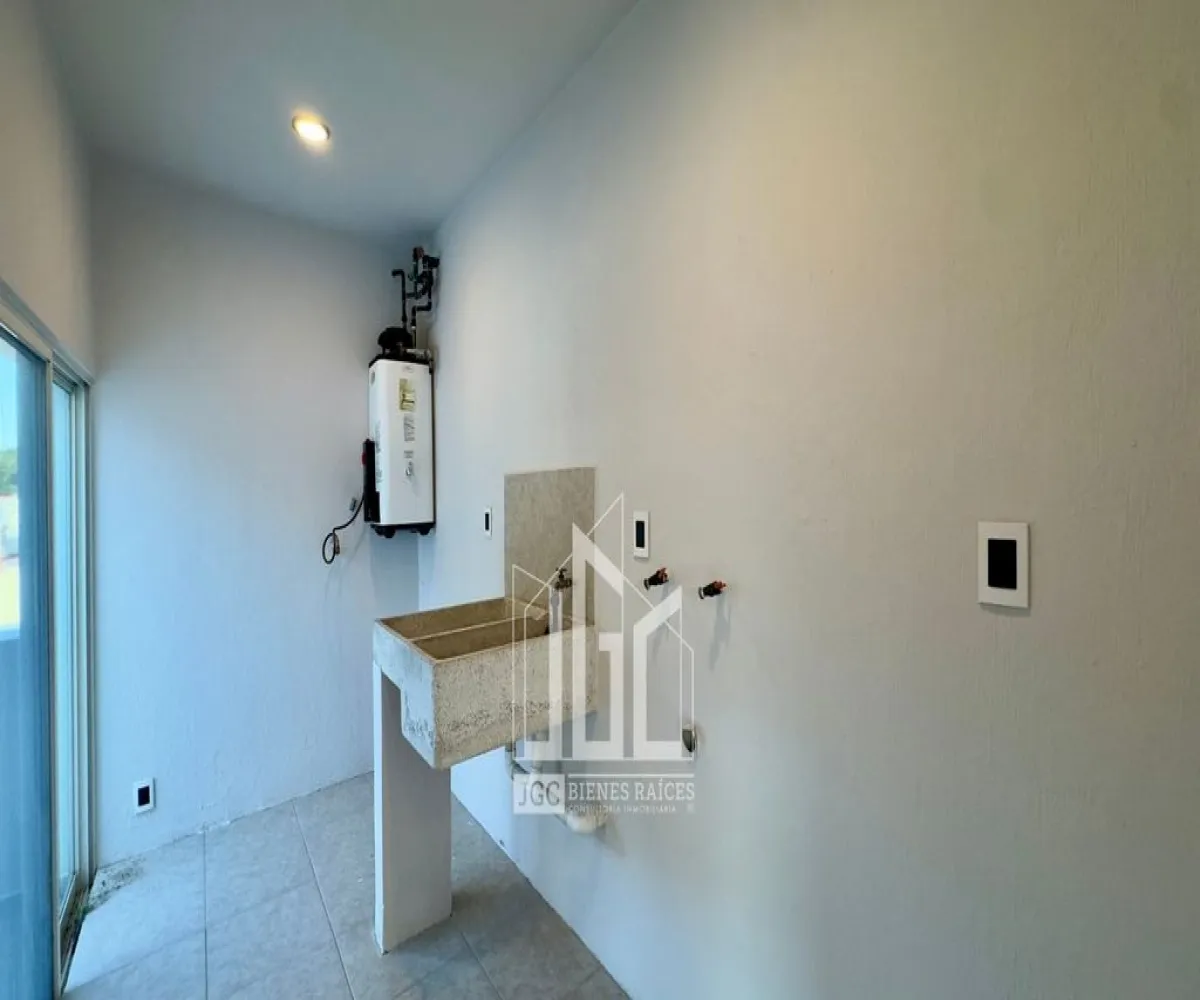 Casa En Venta,Los Gavilanes,Paseo Lago Nogal 63, Tlajomulco de Zúñiga, Jalisco 45645, 5 Habitaciones,6 Baños,Paseo Lago Nogal,3,pqqMoRo