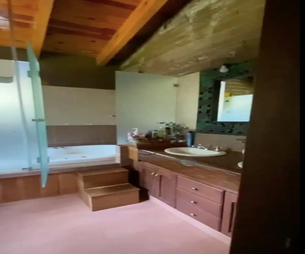 En Venta,Pinares Tapalpa ,Paseo de los Encinos 765 86 B, Tapalpa, Jalisco 44160, 4 Habitaciones,4 Baños,Paseo de los Encinos ,3,pXtQOcX