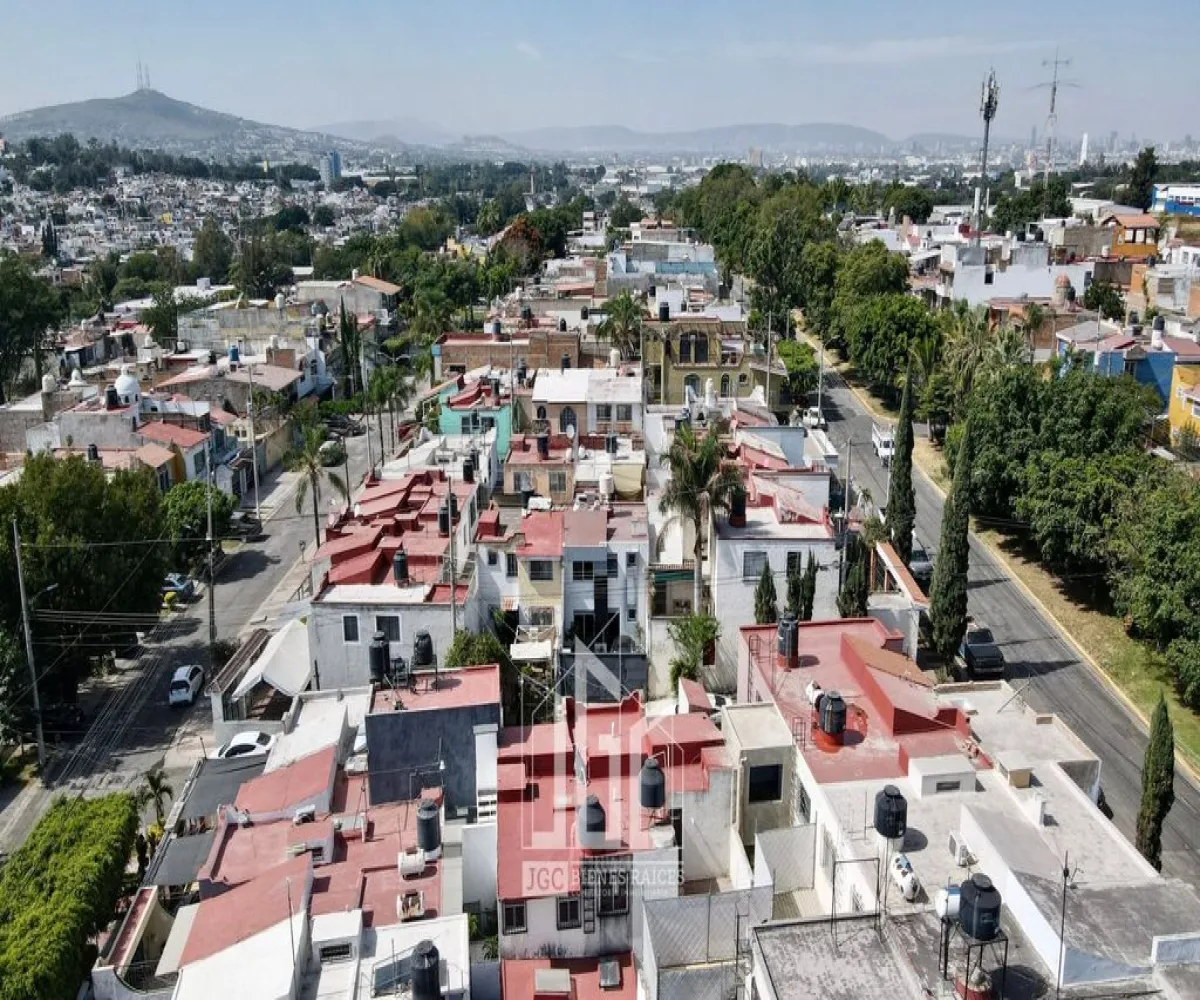 Casa En Venta,Revolución,Canutillo 3010, San Pedro Tlaquepaque, Jalisco 45580, 2 Habitaciones,2 Baños,Canutillo,2,pH4e7ip