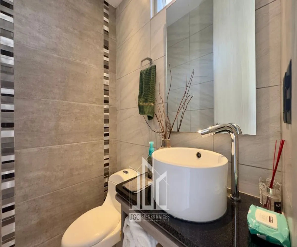 Casa En Venta,Revolución,Canutillo 3010, San Pedro Tlaquepaque, Jalisco 45580, 2 Habitaciones,2 Baños,Canutillo,2,pH4e7ip