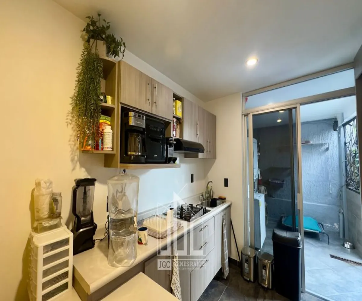 Casa En Venta,Revolución,Canutillo 3010, San Pedro Tlaquepaque, Jalisco 45580, 2 Habitaciones,2 Baños,Canutillo,2,pH4e7ip