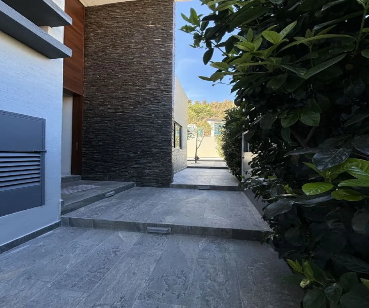 Casa En Venta,Bugambilias,Circuito de las Flores Poniente 3554, Zapopan, Jalisco 45237, 3 Habitaciones,3 Baños,Circuito de las Flores Poniente,2,p6EoedN