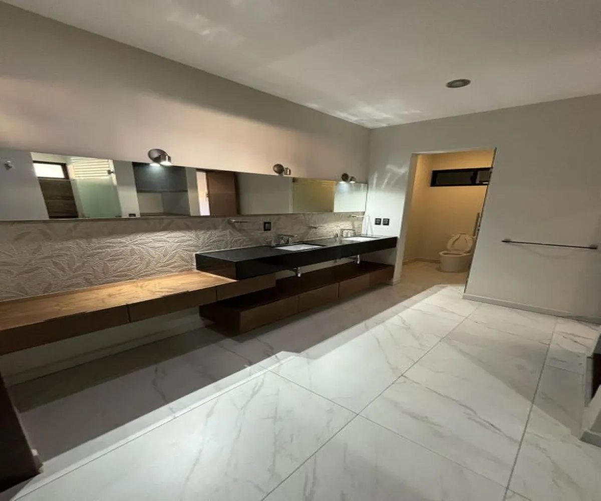 Casa En Venta,Bugambilias,Circuito de las Flores Poniente 3554, Zapopan, Jalisco 45237, 3 Habitaciones,3 Baños,Circuito de las Flores Poniente,2,p6EoedN