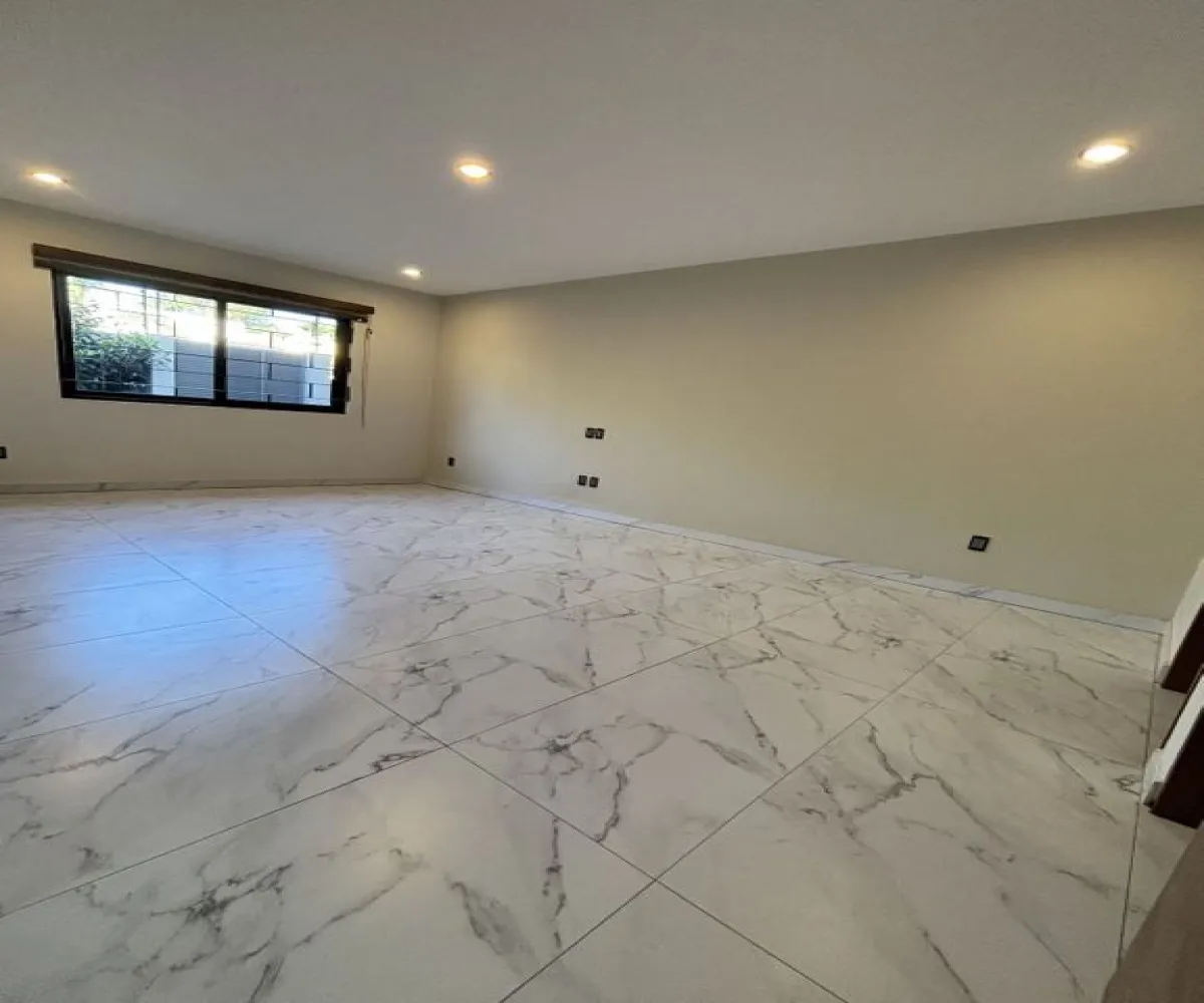 Casa En Venta,Bugambilias,Circuito de las Flores Poniente 3554, Zapopan, Jalisco 45237, 3 Habitaciones,3 Baños,Circuito de las Flores Poniente,2,p6EoedN