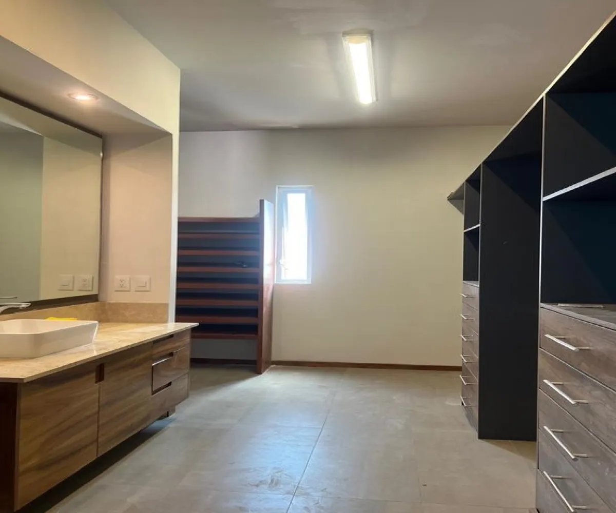 Departamento En Renta,Lomas del Valle,Cancer 3890, Zapopan, Jalisco 45129, 1 Cuarto,1 Baño,Cancer,1,pYwZKyr