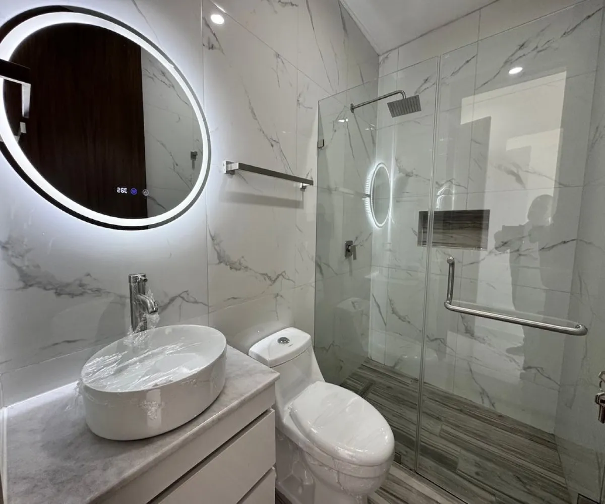 Casa En Venta,Jardines del Vergel,Prolongación Río Blanco 1900, Zapopan, Jalisco 45180, 5 Habitaciones,5 Baños,Prolongación Río Blanco,3,pho4Q9h