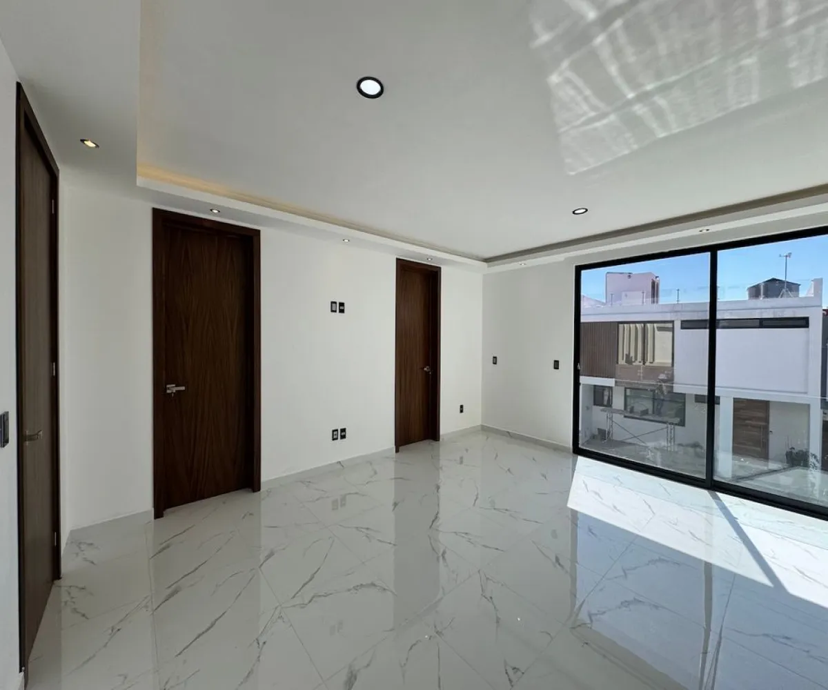 Casa En Venta,Jardines del Vergel,Prolongación Río Blanco 1900, Zapopan, Jalisco 45180, 5 Habitaciones,5 Baños,Prolongación Río Blanco,3,pho4Q9h