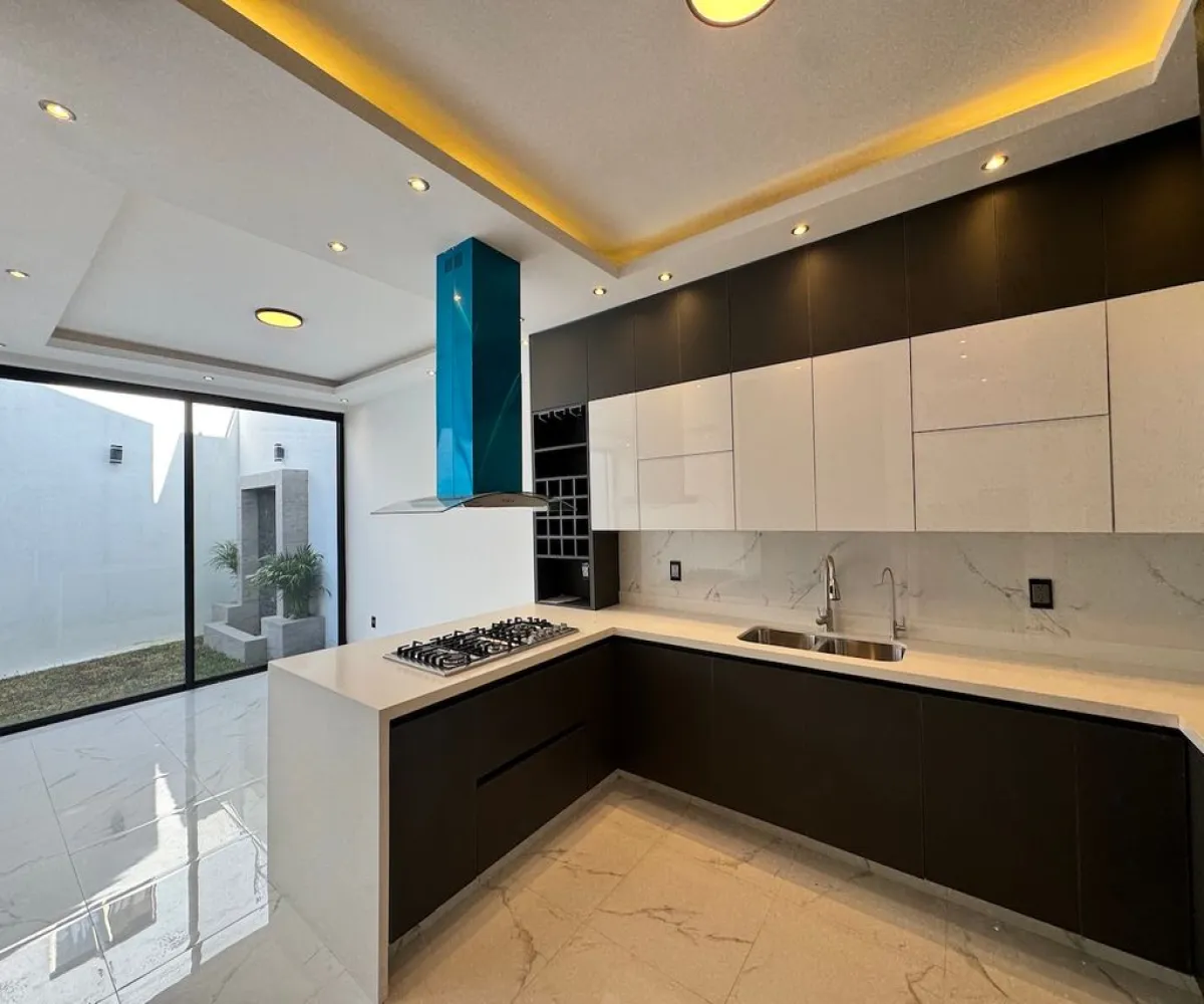 Casa En Venta,Jardines del Vergel,Prolongación Río Blanco 1900, Zapopan, Jalisco 45180, 5 Habitaciones,5 Baños,Prolongación Río Blanco,3,pho4Q9h