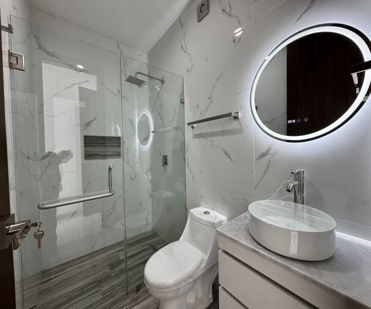 Casa En Venta,Jardines del Vergel,Prolongación Río Blanco 1900, Zapopan, Jalisco 45180, 5 Habitaciones,5 Baños,Prolongación Río Blanco,3,pho4Q9h