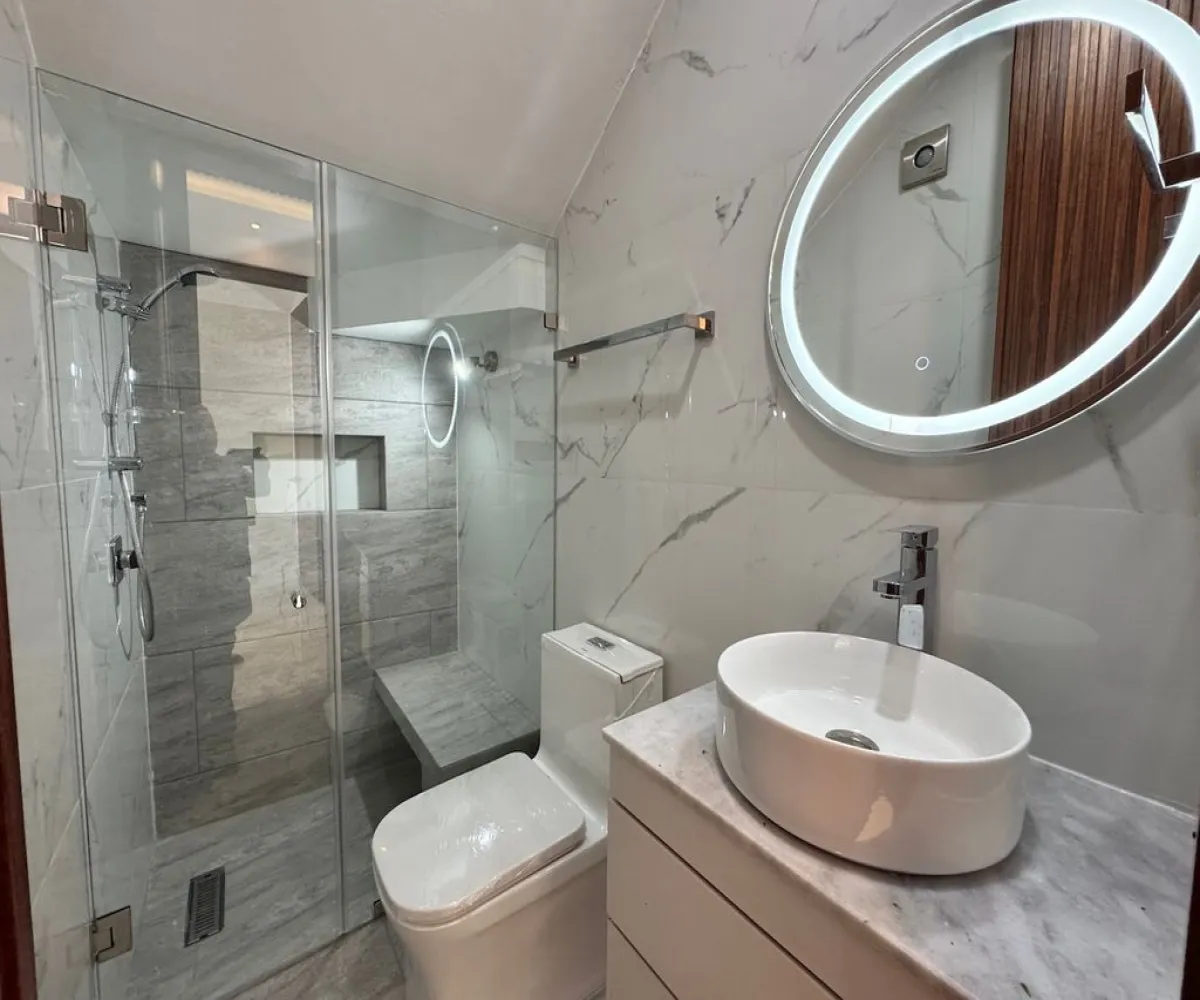 Casa En Venta,Jardines del Vergel,Prolongación Río Blanco 1900, Zapopan, Jalisco 45180, 5 Habitaciones,5 Baños,Prolongación Río Blanco,3,pho4Q9h