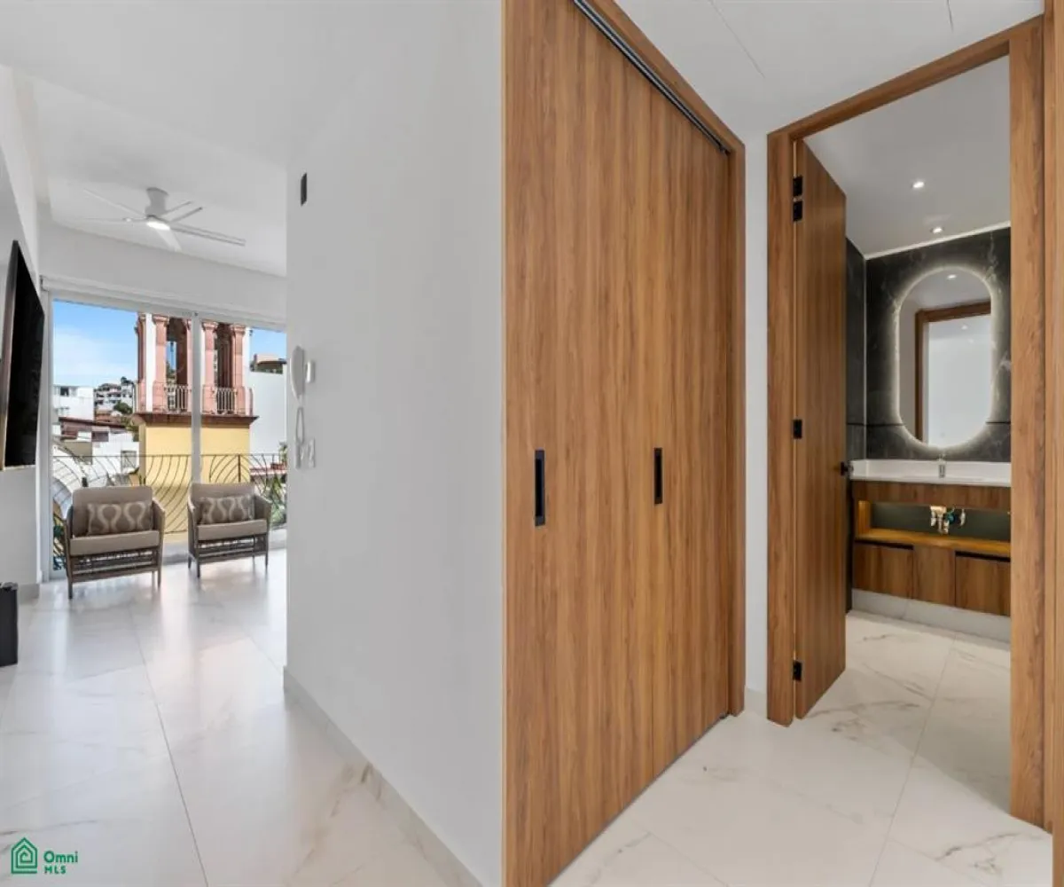 Departamento En Venta,Emiliano Zapata,Lazaro Cardenas 388 Unit 302, Puerto Vallarta, Jalisco 48380, 2 Habitaciones,2 Baños,Lazaro Cardenas,3,MX251045877