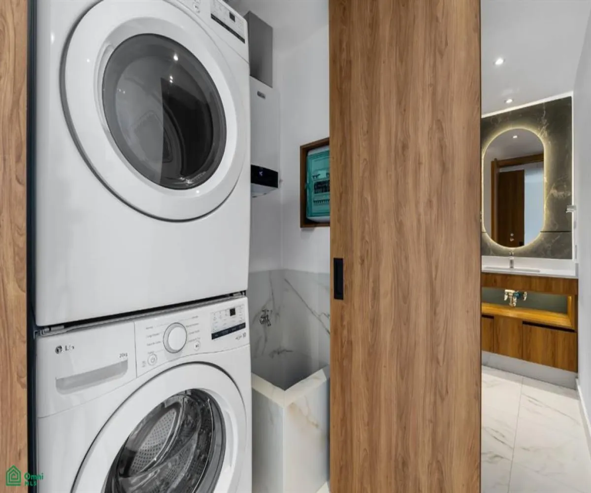 Departamento En Venta,Emiliano Zapata,Lazaro Cardenas 388 Unit 302, Puerto Vallarta, Jalisco 48380, 2 Habitaciones,2 Baños,Lazaro Cardenas,3,MX251045877