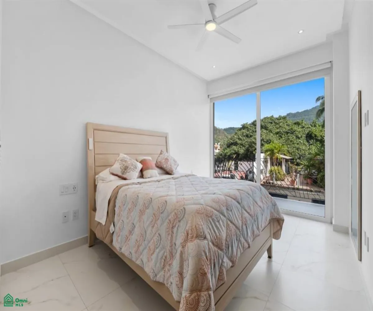 Departamento En Venta,Emiliano Zapata,Lazaro Cardenas 388 Unit 302, Puerto Vallarta, Jalisco 48380, 2 Habitaciones,2 Baños,Lazaro Cardenas,3,MX251045877