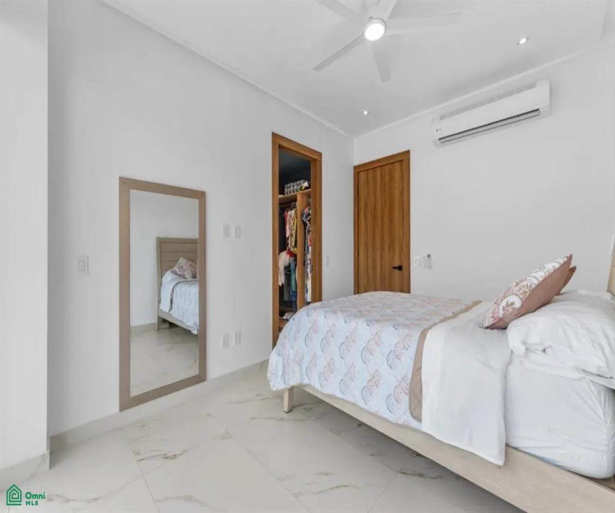 Departamento En Venta,Emiliano Zapata,Lazaro Cardenas 388 Unit 302, Puerto Vallarta, Jalisco 48380, 2 Habitaciones,2 Baños,Lazaro Cardenas,3,MX251045877