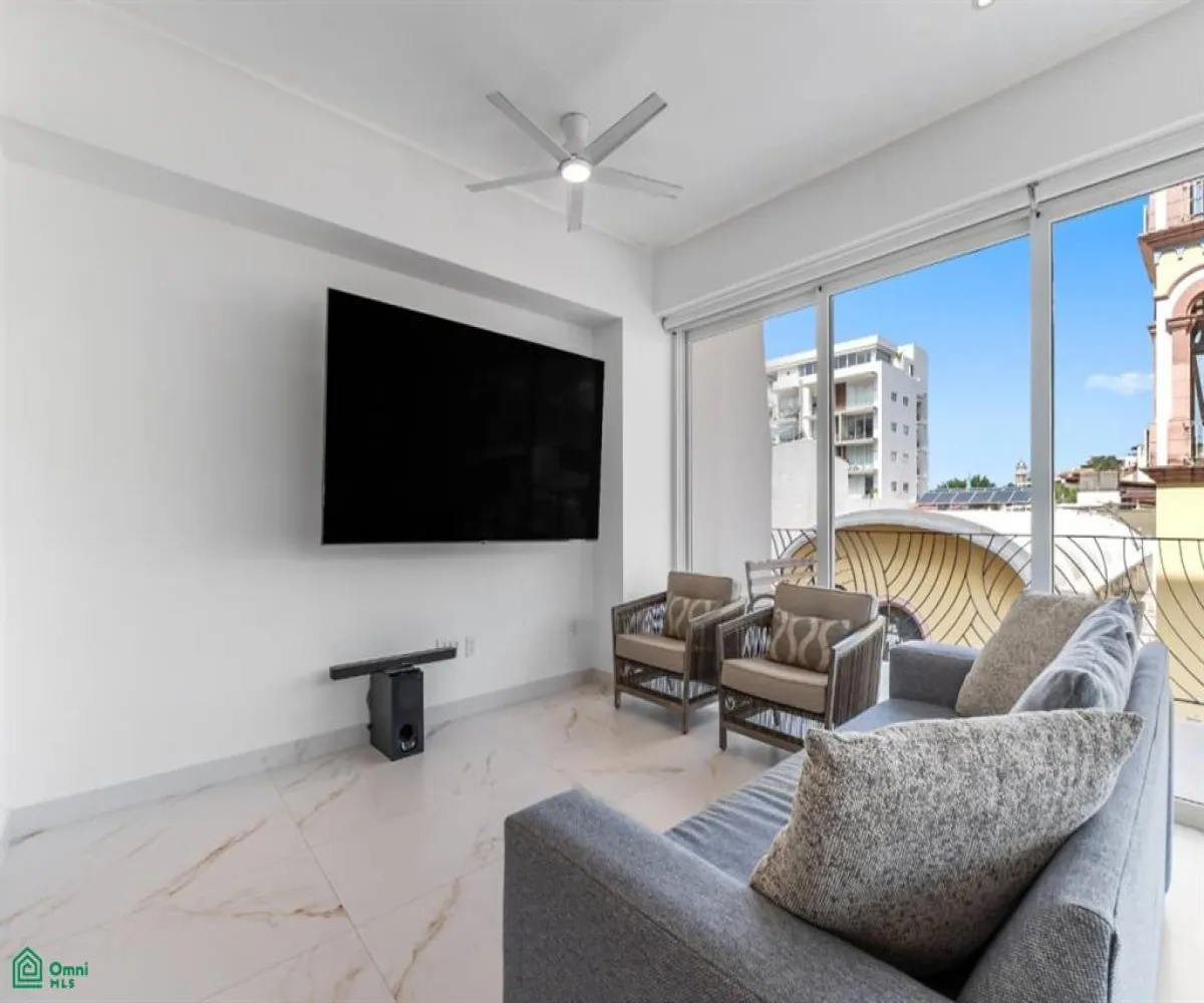 Departamento En Venta,Emiliano Zapata,Lazaro Cardenas 388 Unit 302, Puerto Vallarta, Jalisco 48380, 2 Habitaciones,2 Baños,Lazaro Cardenas,3,MX251045877