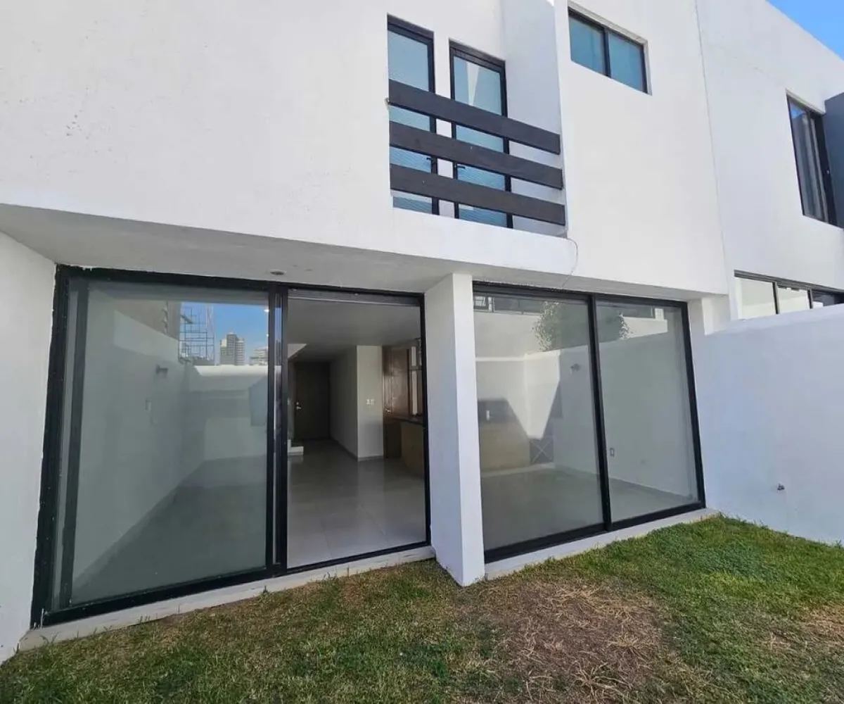 Casa En Venta,Los Gavilanes,Avenida Punto Sur S/N 96, Tlajomulco de Zúñiga, Jalisco 45645, 3 Habitaciones,3 Baños,Avenida Punto Sur,1,pVazevQ