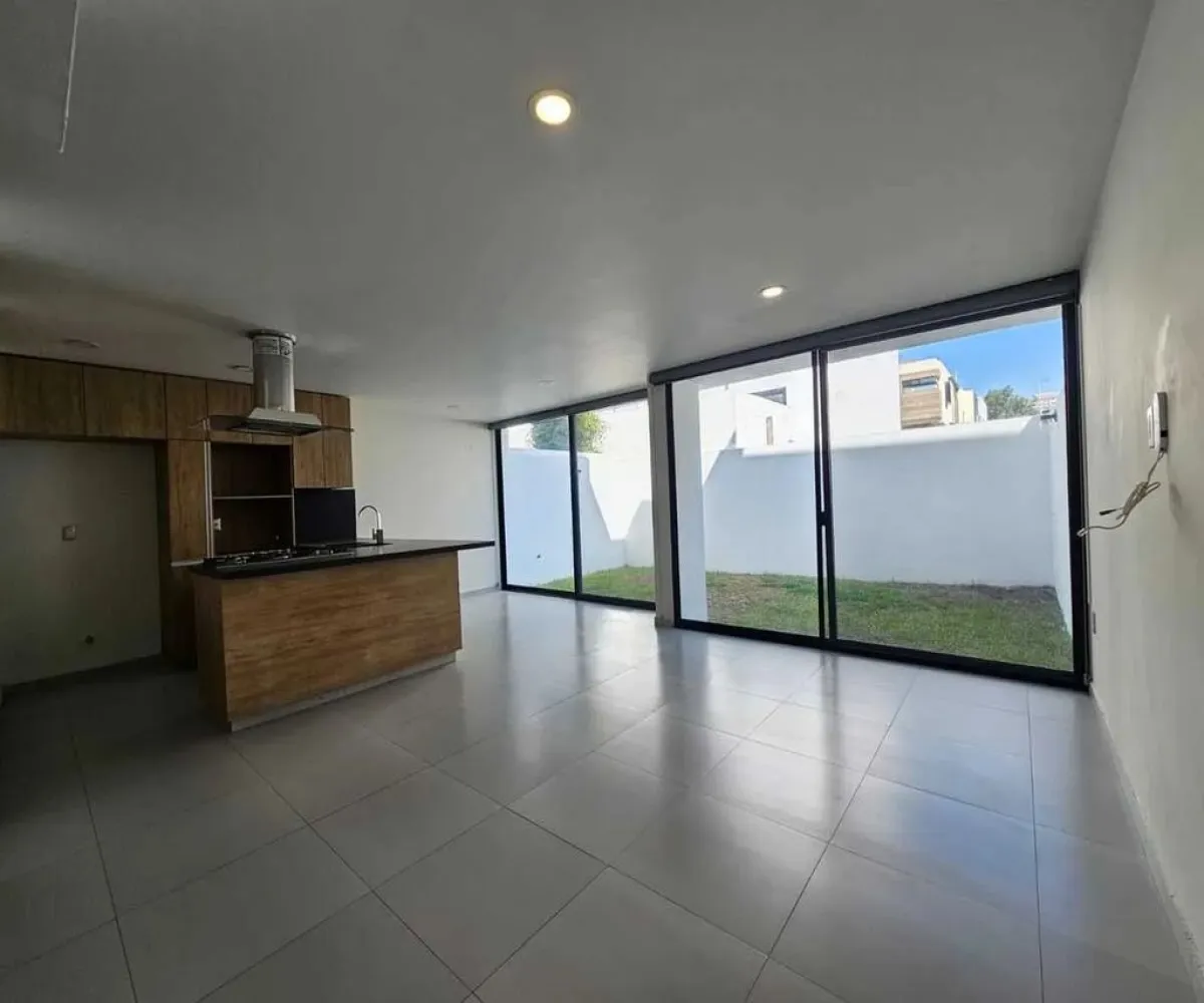 Casa En Venta,Los Gavilanes,Avenida Punto Sur S/N 96, Tlajomulco de Zúñiga, Jalisco 45645, 3 Habitaciones,3 Baños,Avenida Punto Sur,1,pVazevQ