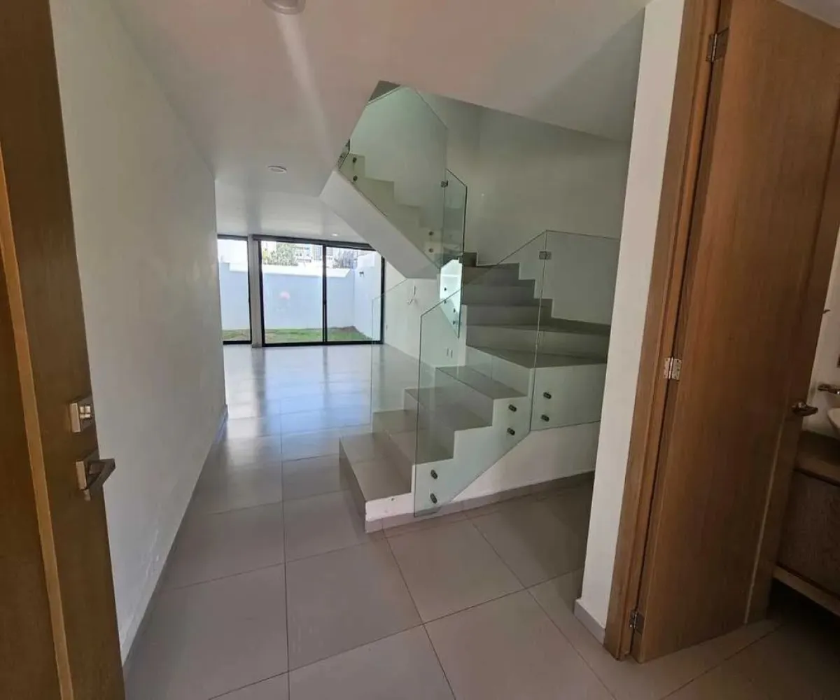 Casa En Venta,Los Gavilanes,Avenida Punto Sur S/N 96, Tlajomulco de Zúñiga, Jalisco 45645, 3 Habitaciones,3 Baños,Avenida Punto Sur,1,pVazevQ