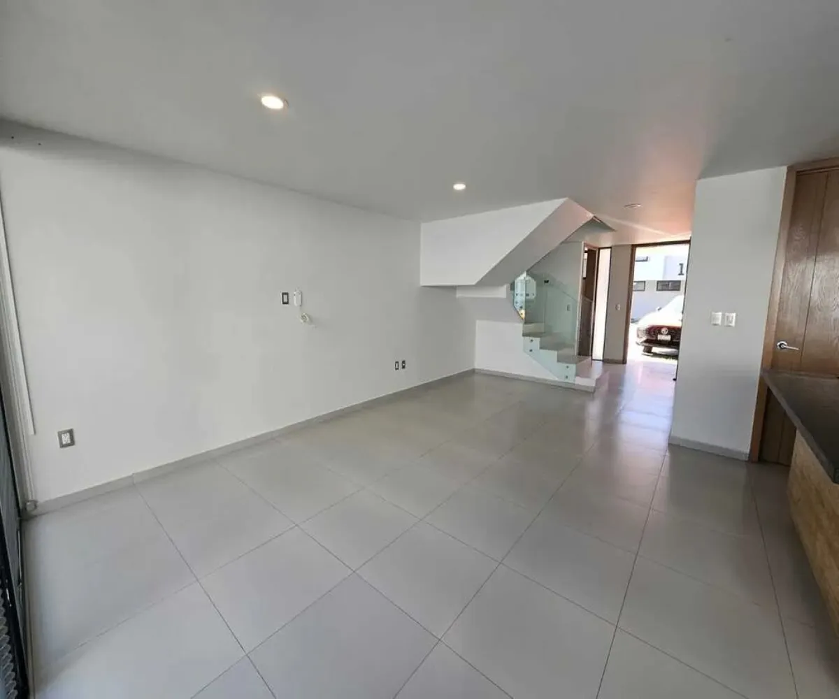 Casa En Venta,Los Gavilanes,Avenida Punto Sur S/N 96, Tlajomulco de Zúñiga, Jalisco 45645, 3 Habitaciones,3 Baños,Avenida Punto Sur,1,pVazevQ