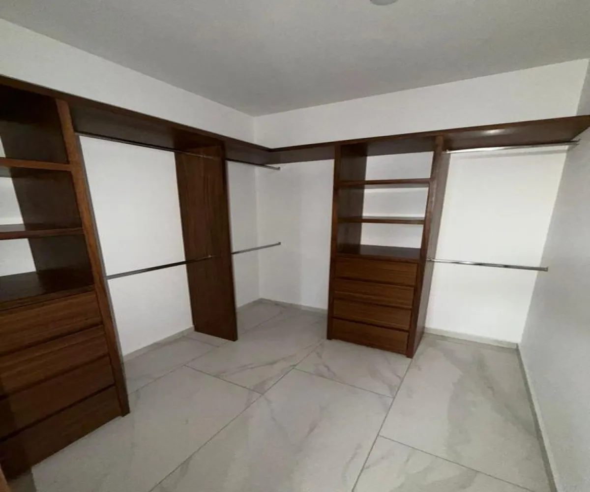 Casa En Venta,Bosques Vallarta,Cto. de Bosque 493, Zapopan, Jalisco 45134, 1 Cuarto,1 Baño,Cto. de Bosque,1,pl7JO5Y
