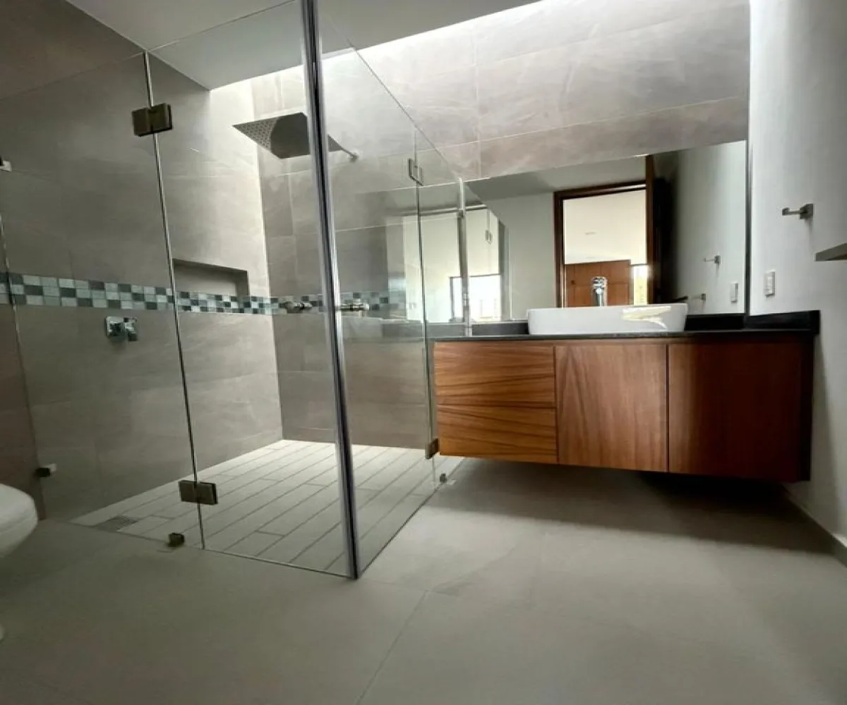 Casa En Venta,Bosques Vallarta,Cto. de Bosque 493, Zapopan, Jalisco 45134, 1 Cuarto,1 Baño,Cto. de Bosque,1,pl7JO5Y