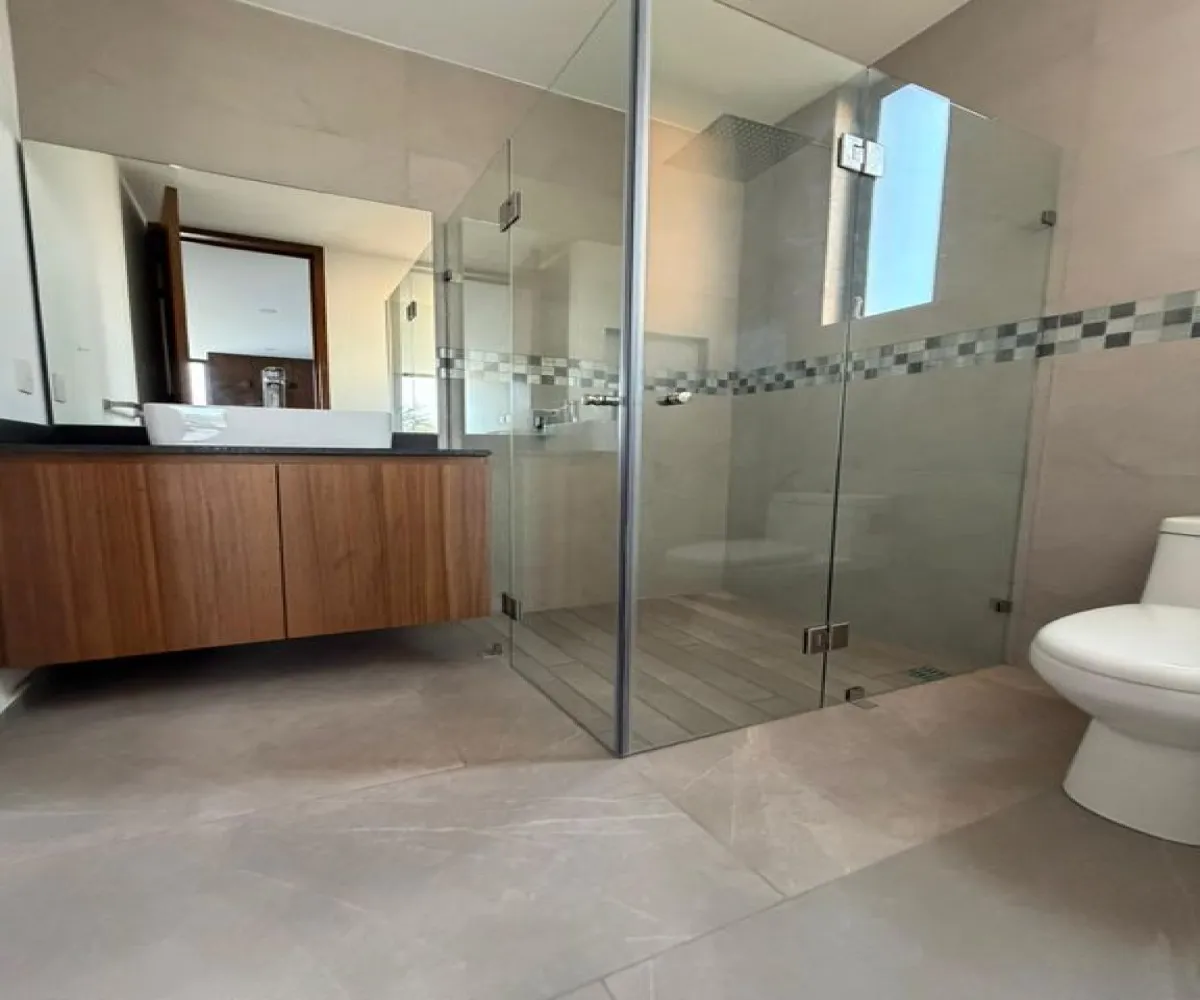 Casa En Venta,Bosques Vallarta,Cto. de Bosque 493, Zapopan, Jalisco 45134, 1 Cuarto,1 Baño,Cto. de Bosque,1,pl7JO5Y