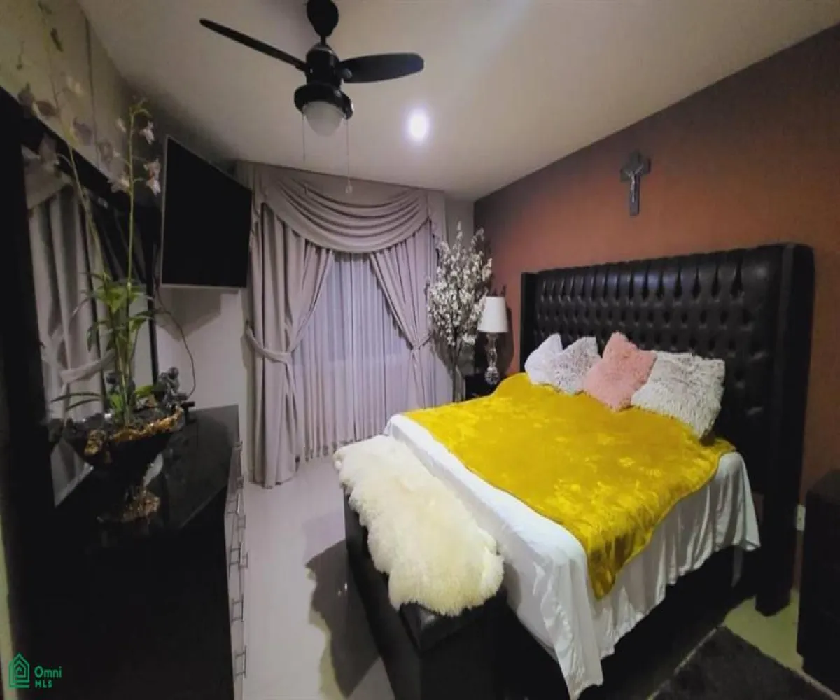 Casa En Venta,Jardines de La Cruz 1a. Sección,Isla Candia 3122, Guadalajara, Jalisco 44950, 4 Habitaciones,4 Baños,Isla Candia,3,MX251047555