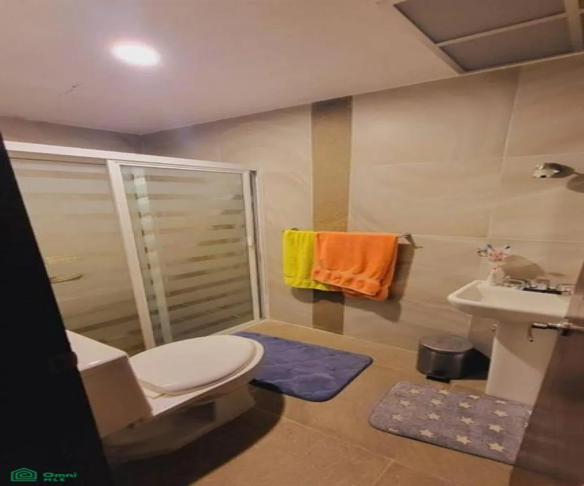 Casa En Venta,Jardines de La Cruz 1a. Sección,Isla Candia 3122, Guadalajara, Jalisco 44950, 4 Habitaciones,4 Baños,Isla Candia,3,MX251047555