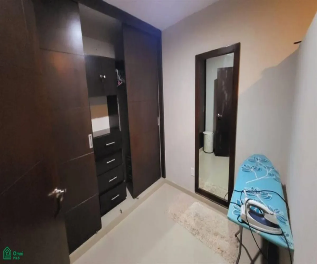 Casa En Venta,Jardines de La Cruz 1a. Sección,Isla Candia 3122, Guadalajara, Jalisco 44950, 4 Habitaciones,4 Baños,Isla Candia,3,MX251047555