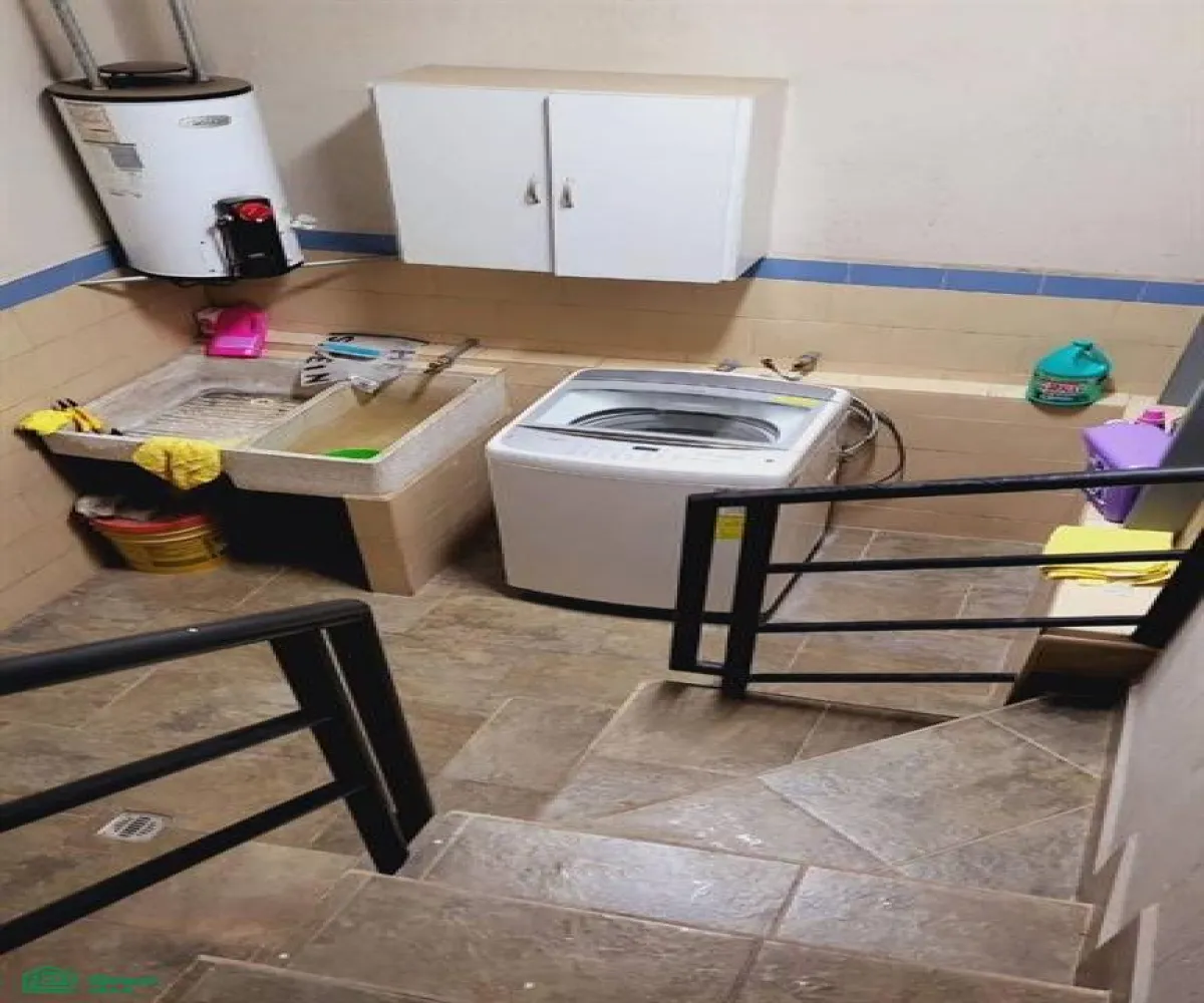 Casa En Venta,Jardines de La Cruz 1a. Sección,Isla Candia 3122, Guadalajara, Jalisco 44950, 4 Habitaciones,4 Baños,Isla Candia,3,MX251047555