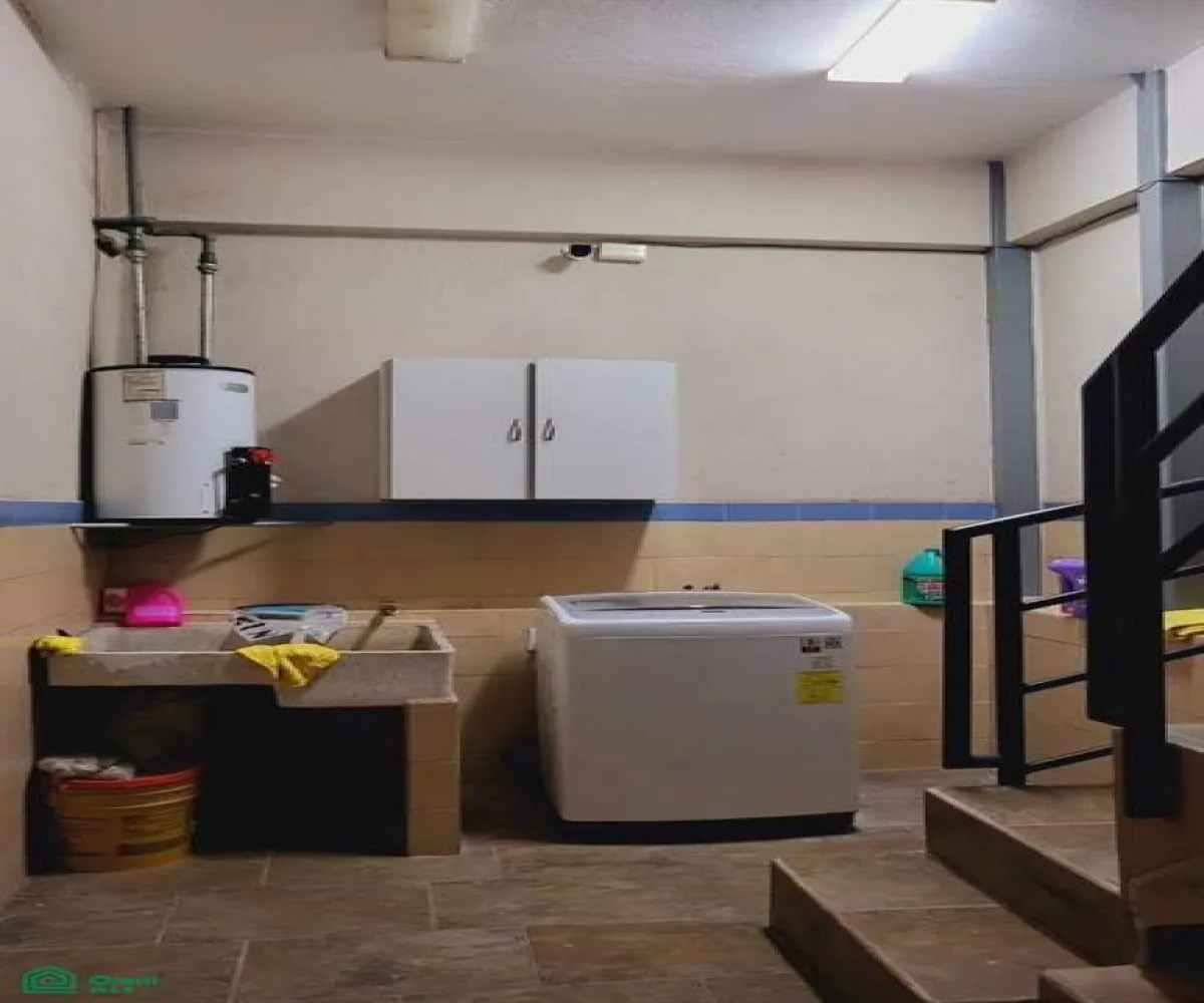 Casa En Venta,Jardines de La Cruz 1a. Sección,Isla Candia 3122, Guadalajara, Jalisco 44950, 4 Habitaciones,4 Baños,Isla Candia,3,MX251047555