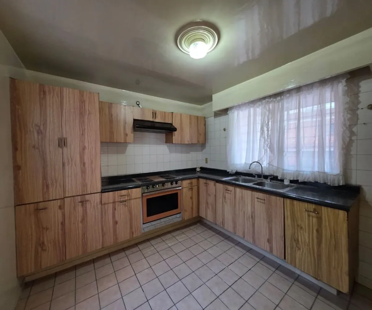 Casa En Renta,Independencia Oriente,Montes Urales 1338, Guadalajara, Jalisco 44340, 4 Habitaciones,3 Baños,Montes Urales,1,pdS6HXT