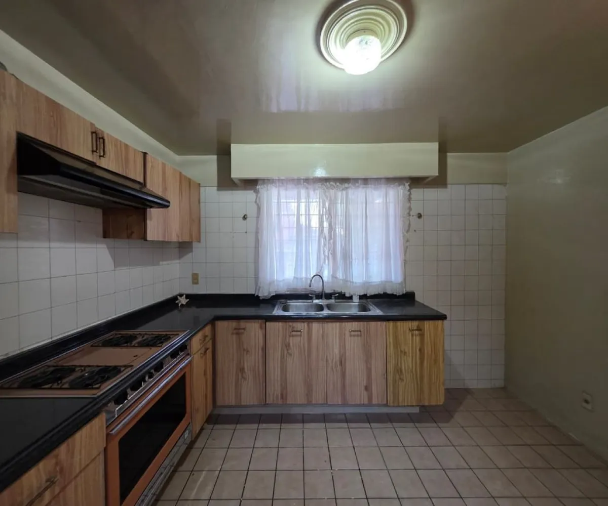 Casa En Renta,Independencia Oriente,Montes Urales 1338, Guadalajara, Jalisco 44340, 4 Habitaciones,3 Baños,Montes Urales,1,pdS6HXT