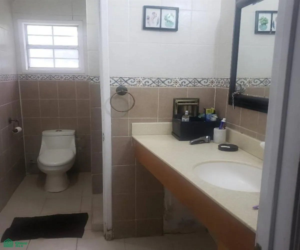 Casa En Venta,La Venta Del Astillero,Callejon de los Pinos 899, Zapopan, Jalisco 45221, 7 Habitaciones,4 Baños,Callejon de los Pinos,1,MX251048080