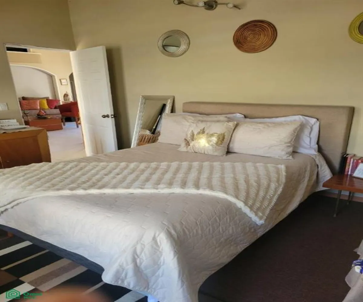 Casa En Venta,La Venta Del Astillero,Callejon de los Pinos 899, Zapopan, Jalisco 45221, 7 Habitaciones,4 Baños,Callejon de los Pinos,1,MX251048080