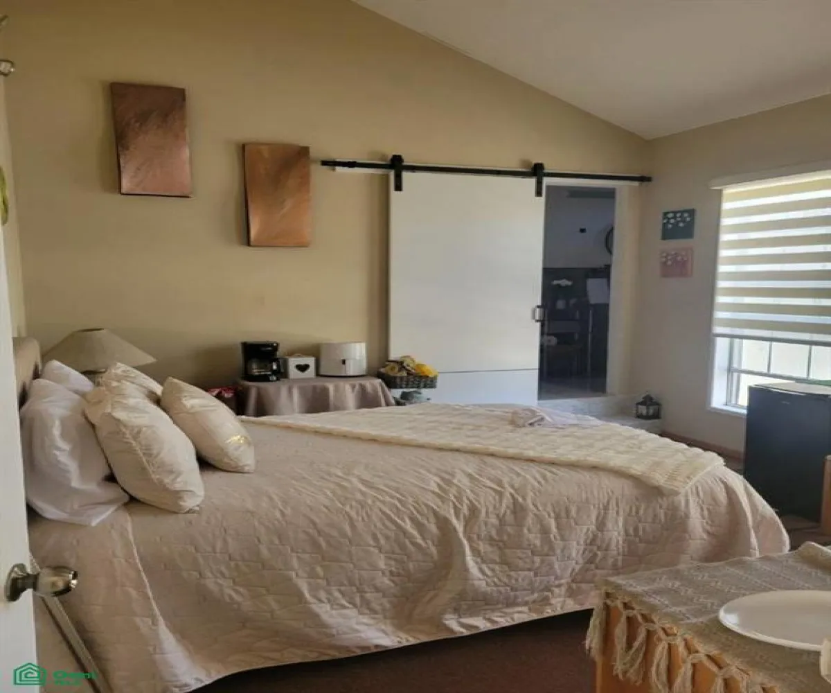 Casa En Venta,La Venta Del Astillero,Callejon de los Pinos 899, Zapopan, Jalisco 45221, 7 Habitaciones,4 Baños,Callejon de los Pinos,1,MX251048080