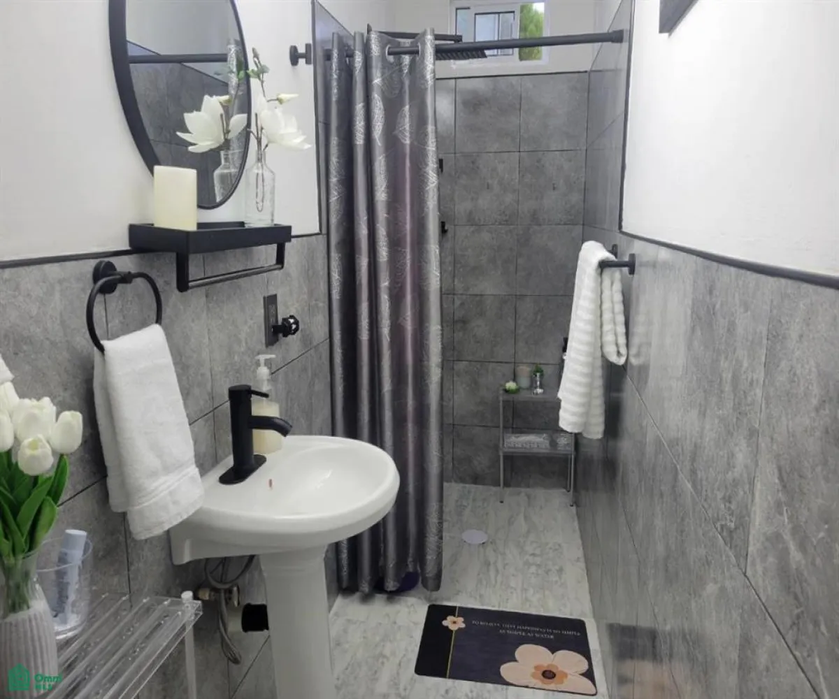 Casa En Venta,La Venta Del Astillero,Callejon de los Pinos 899, Zapopan, Jalisco 45221, 7 Habitaciones,4 Baños,Callejon de los Pinos,1,MX251048080