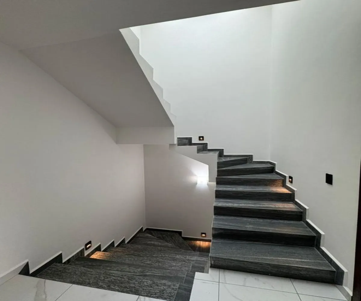Casa En Venta,capital norte,Avenida Paseo de la Cantera 765, Zapopan, Jalisco 45134, 4 Habitaciones,4 Baños,Avenida Paseo de la Cantera,1,pv4rwfm