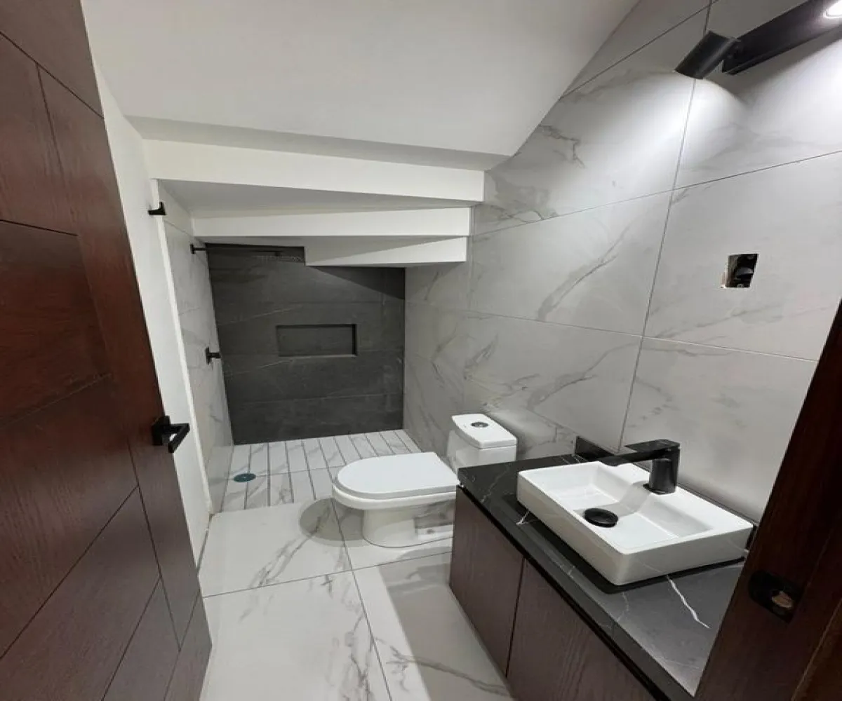 Casa En Venta,capital norte,Avenida Paseo de la Cantera 765, Zapopan, Jalisco 45134, 4 Habitaciones,4 Baños,Avenida Paseo de la Cantera,1,pv4rwfm