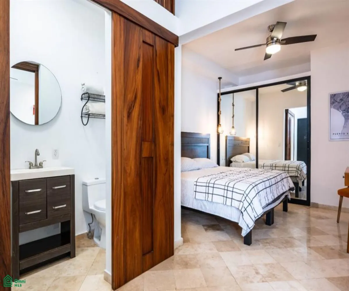 Departamento En Venta,Valentín Gómez Farias,Valentin Gomez Farias 155, Puerto Vallarta, Jalisco 48320, 1 Cuarto,1 Baño,Valentin Gomez Farias,1,MX251048366