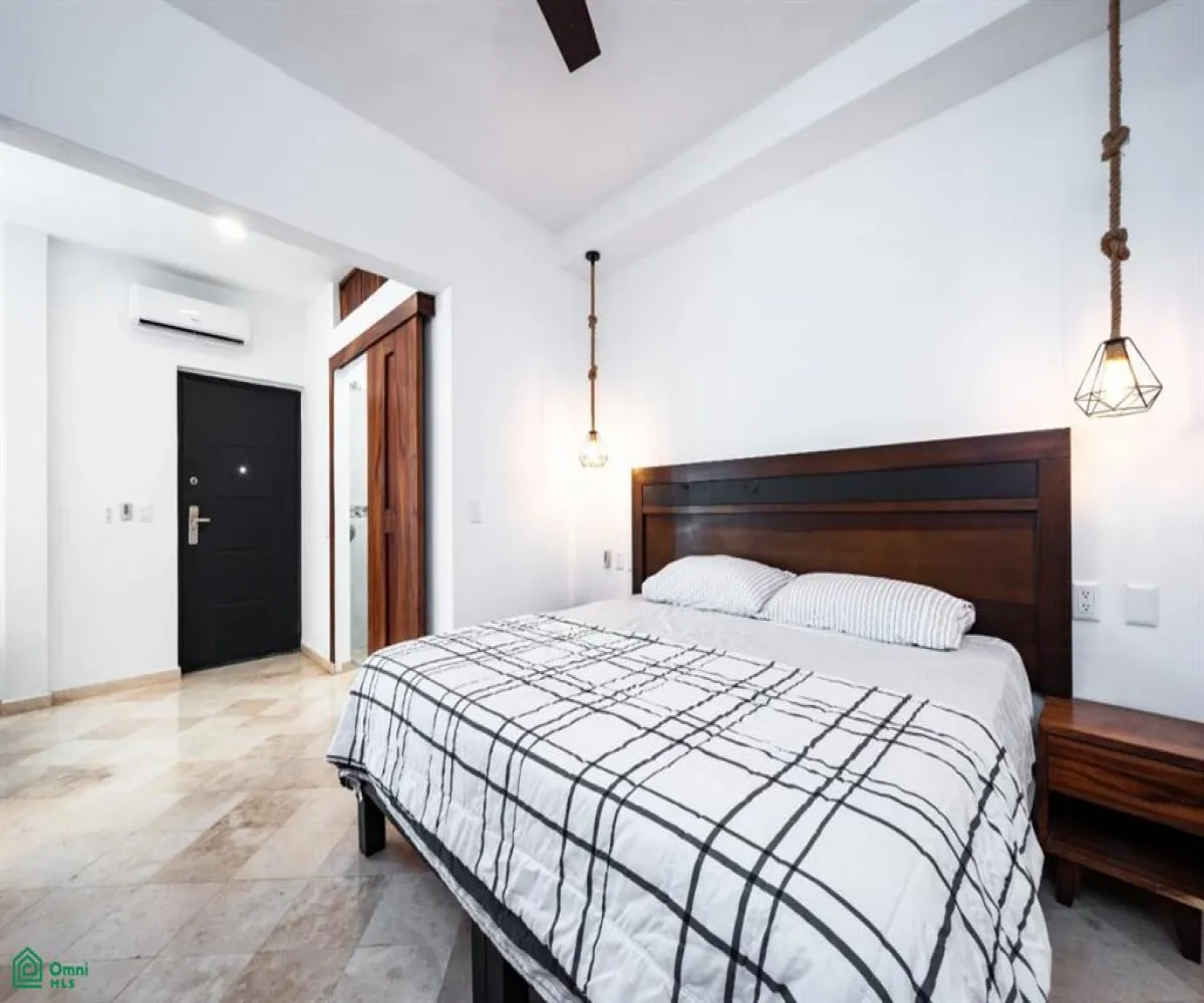 Departamento En Venta,Valentín Gómez Farias,Valentin Gomez Farias 155, Puerto Vallarta, Jalisco 48320, 1 Cuarto,1 Baño,Valentin Gomez Farias,1,MX251048366