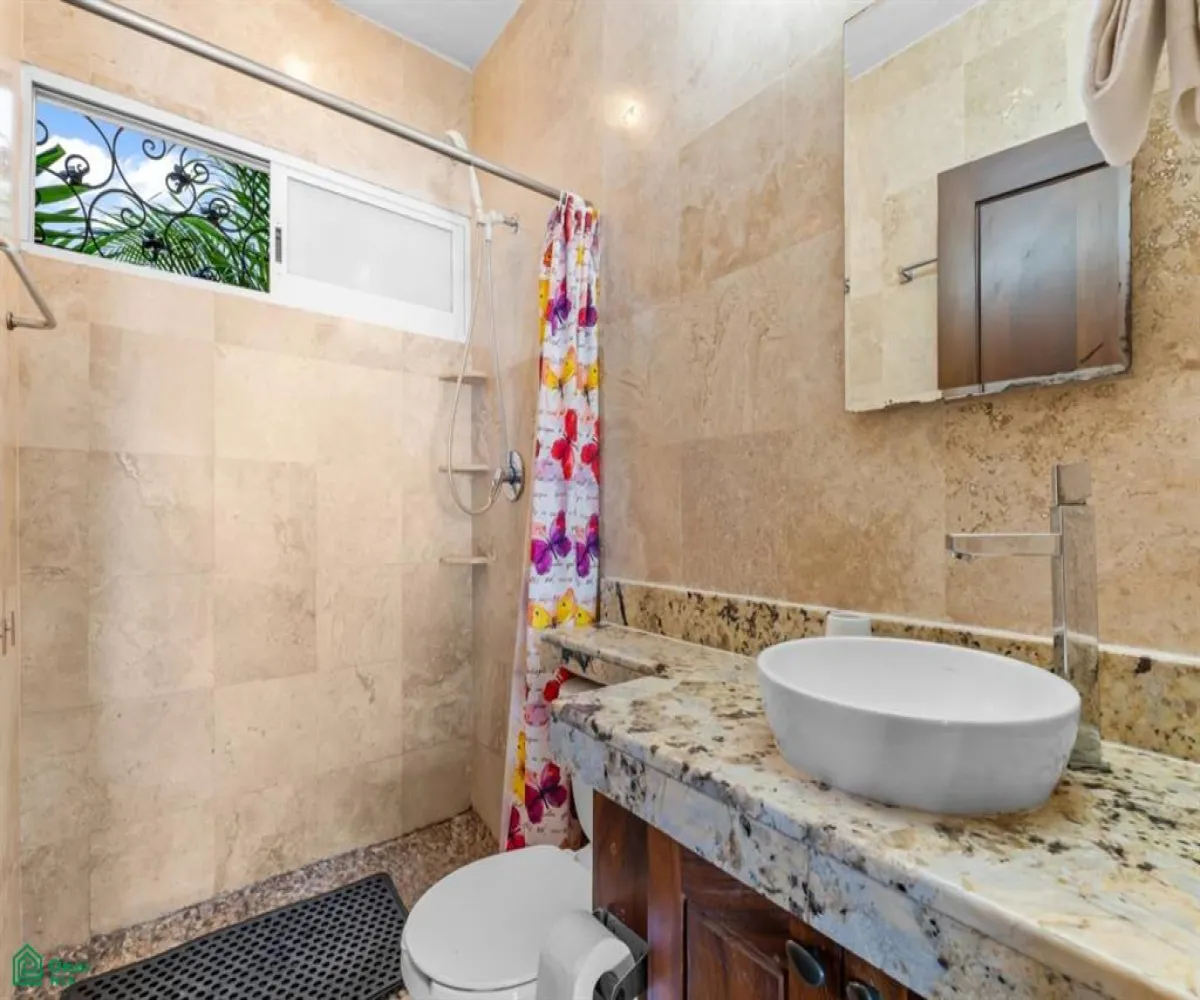 Departamento En Venta,Amapas,Carretera Barra de Navidad 540 Unit 4, Puerto Vallarta, Jalisco 48399, 1 Cuarto,1 Baño,Carretera Barra de Navidad,3,MX251048503