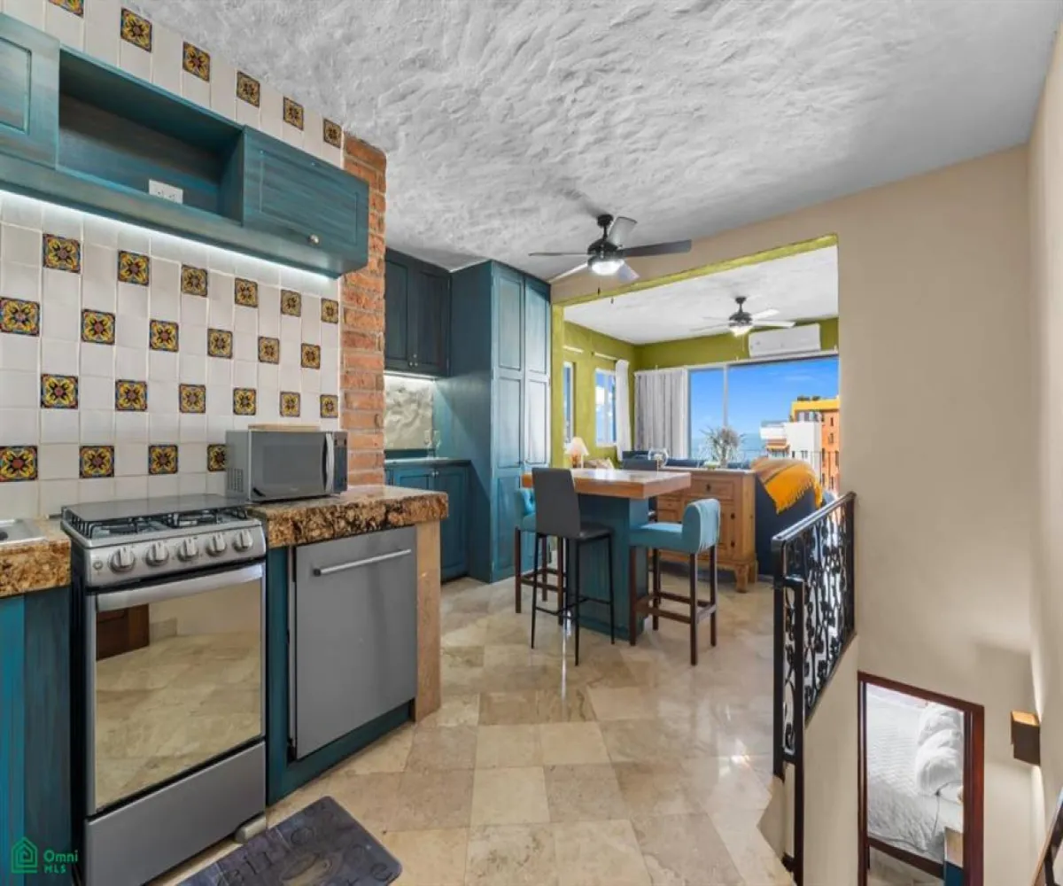 Departamento En Venta,Amapas,Carretera Barra de Navidad 540 Unit 4, Puerto Vallarta, Jalisco 48399, 1 Cuarto,1 Baño,Carretera Barra de Navidad,3,MX251048503