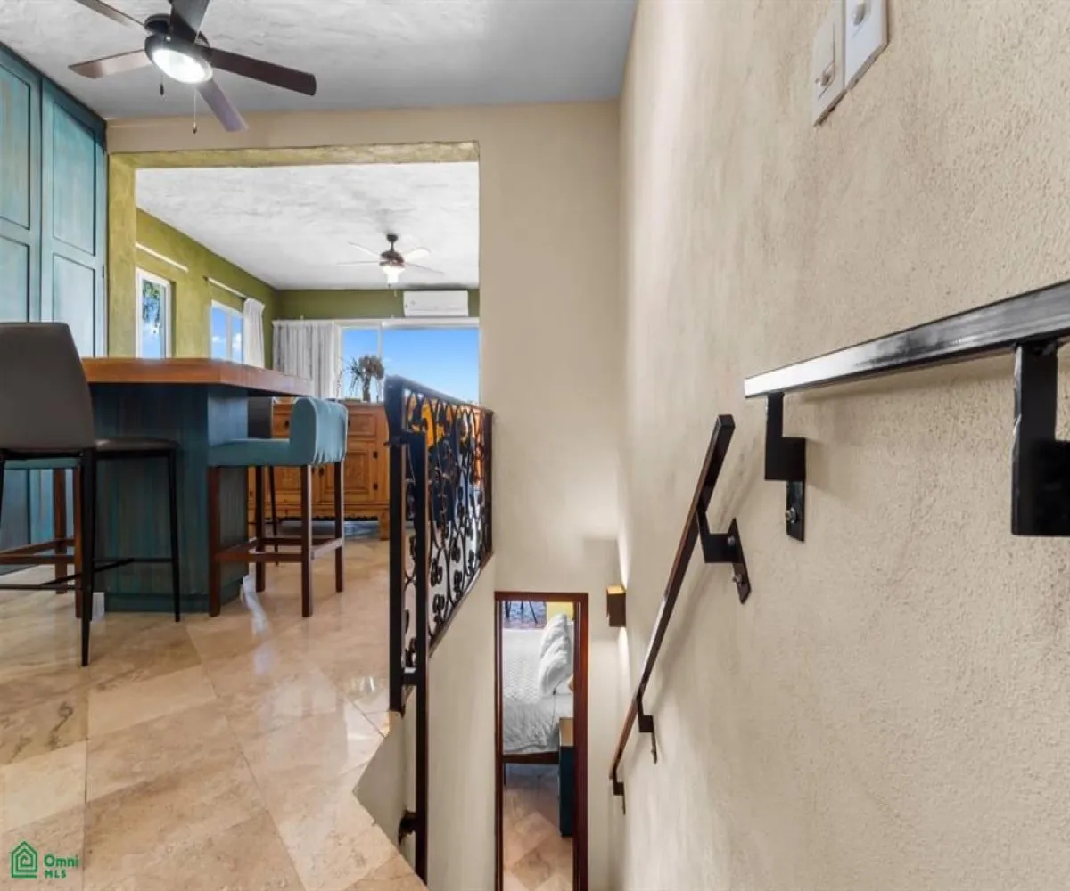 Departamento En Venta,Amapas,Carretera Barra de Navidad 540 Unit 4, Puerto Vallarta, Jalisco 48399, 1 Cuarto,1 Baño,Carretera Barra de Navidad,3,MX251048503