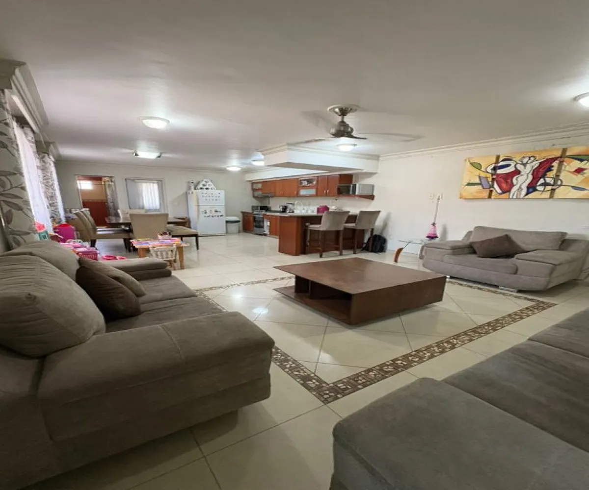 Casa En Venta,El Tapatío,Avenida Patria 3648, San Pedro Tlaquepaque, Jalisco 45588, 3 Habitaciones,3 Baños,Avenida Patria,3,paObO5J