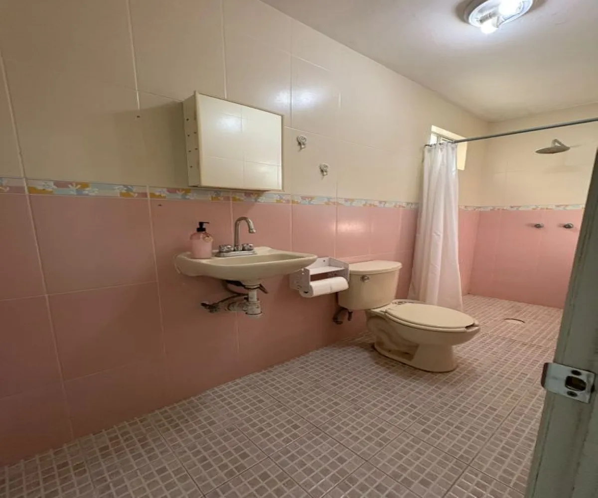 Casa En Venta,El Tapatío,Avenida Patria 3648, San Pedro Tlaquepaque, Jalisco 45588, 3 Habitaciones,3 Baños,Avenida Patria,3,paObO5J