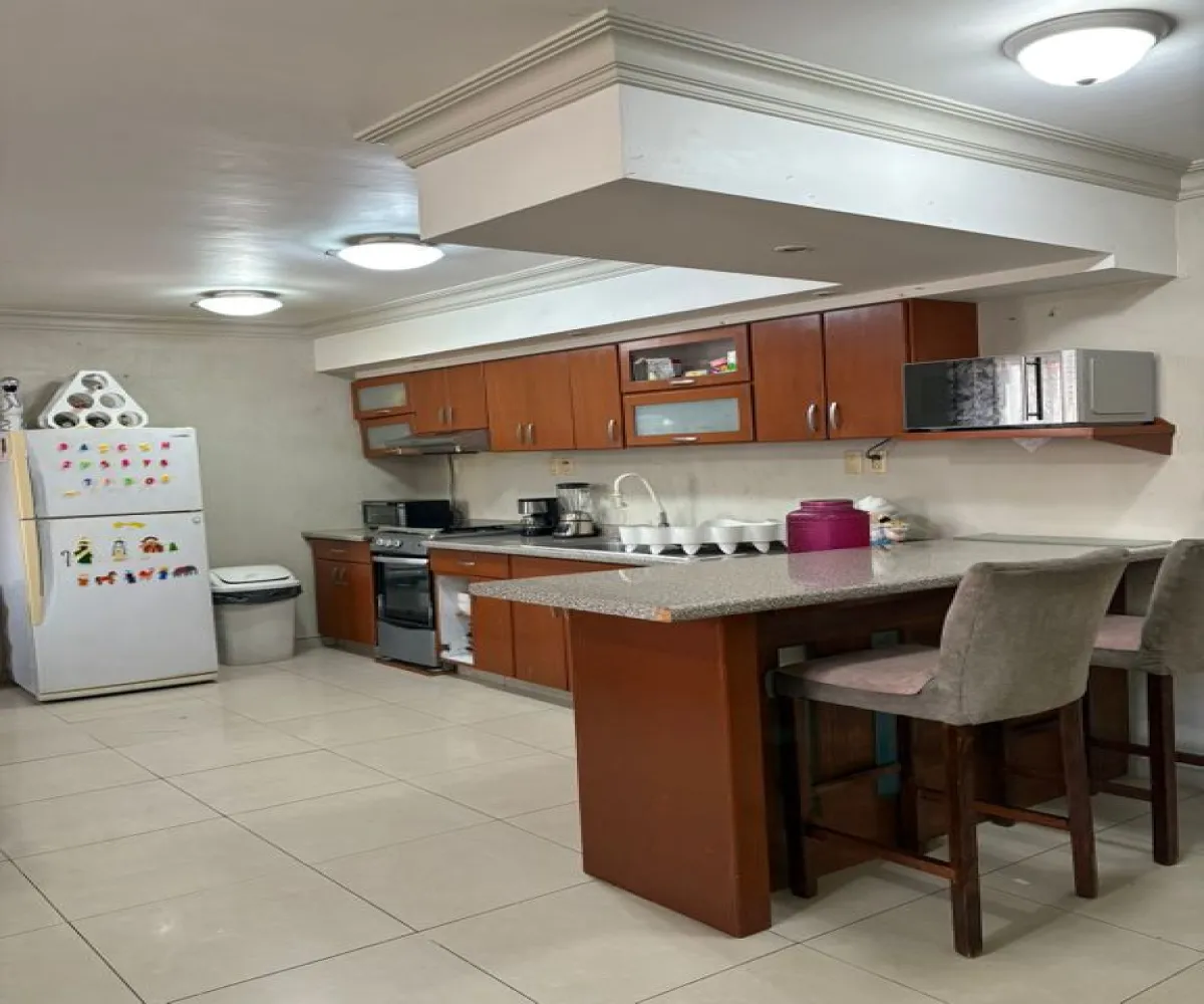 Casa En Venta,El Tapatío,Avenida Patria 3648, San Pedro Tlaquepaque, Jalisco 45588, 3 Habitaciones,3 Baños,Avenida Patria,3,paObO5J