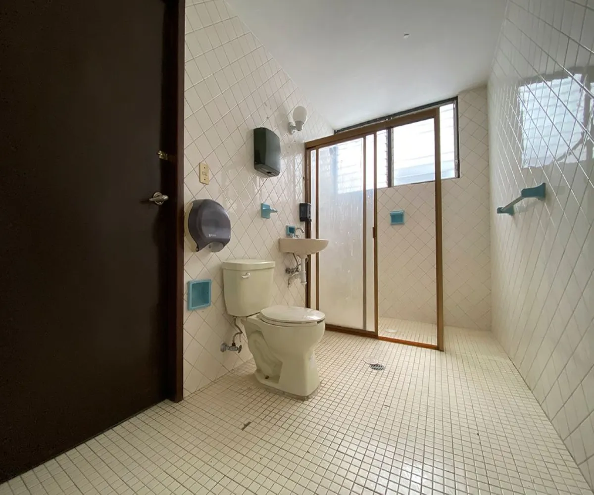 Oficina En Renta,Americana,Calle Libertad 1792, Guadalajara, Jalisco 44160,6 Baños,Calle Libertad,1,pkhwXRy